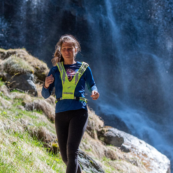 FITLETIC Glo Vest ゴーベスト ブラック/シルバー ランニング用ベスト