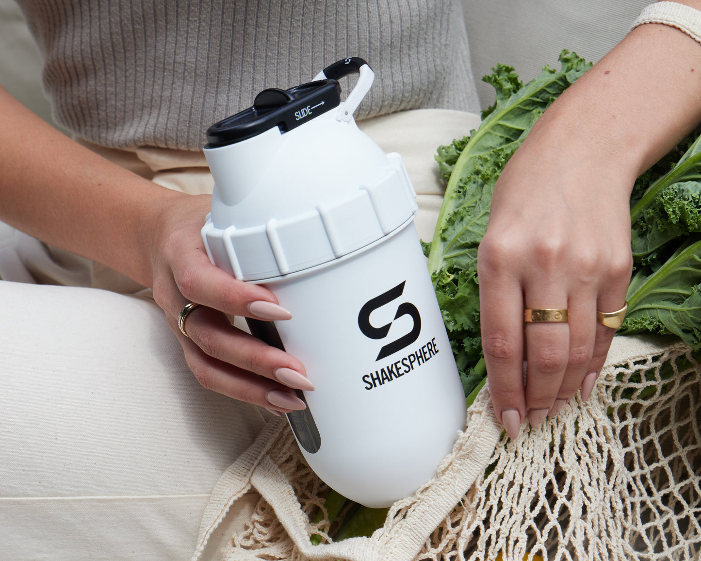 ShakeSphere プロテインシェイカーボトル 700ml タンブラービュー