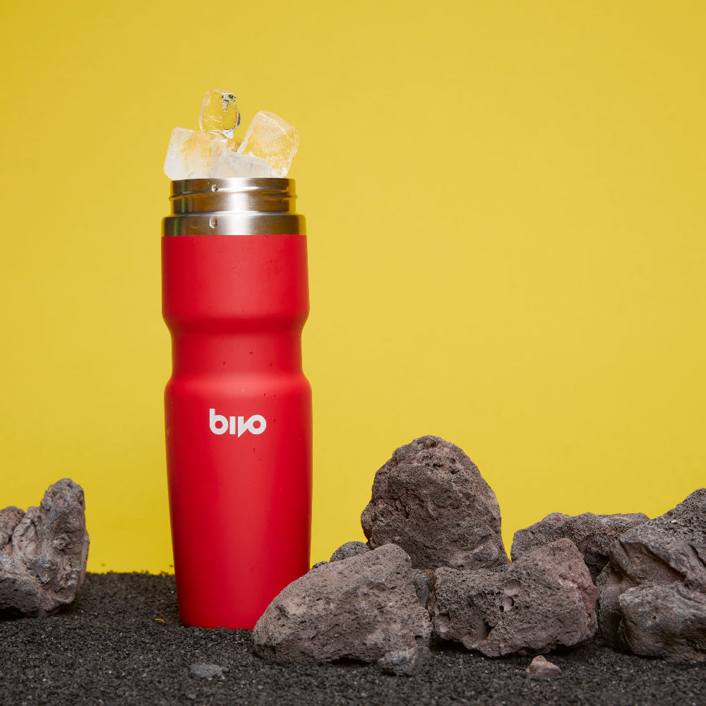 傾けるだけで素早く給水 Bivo Trio 620ml 真空断熱 ボトル（10色展開