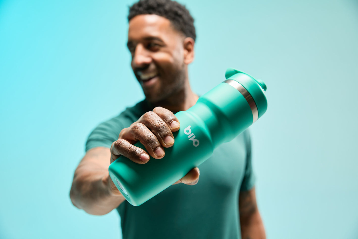 重力による優れた飲み心地 Bivo Trio 620ml 真空二重構造 ボトル（10色展開）