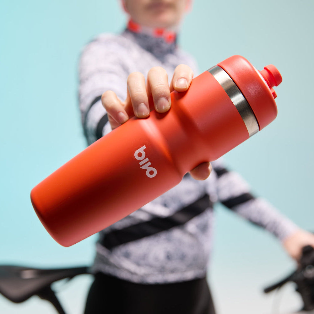 傾けるだけで素早く給水 Bivo Trio 620ml 真空断熱 ボトル（10色展開