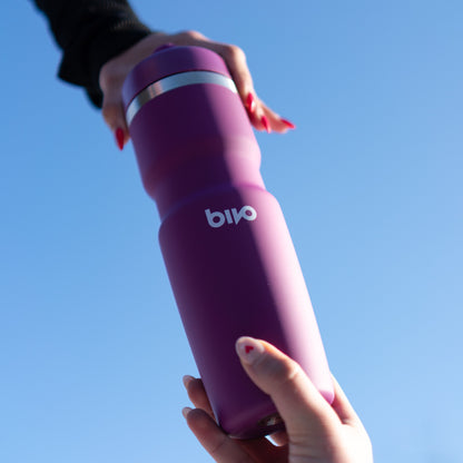 重力による優れた飲み心地 Bivo Trio 620ml 真空二重構造 ボトル（10色展開）