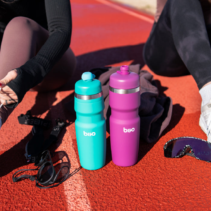 傾けるだけで素早く給水 Bivo Duo 740ml 軽量 ボトル（10色展開
